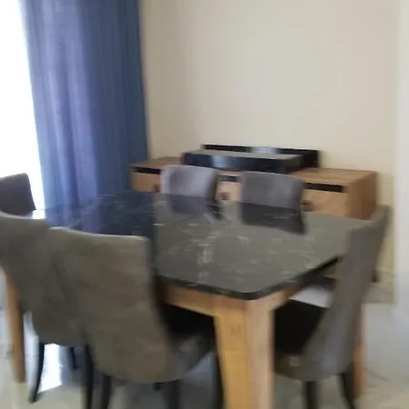 Huge Evleri 1 Μαρμαρίς