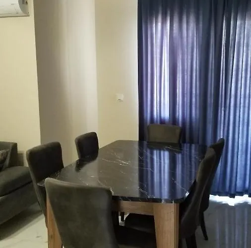 Huge Evleri 1 מרמריס